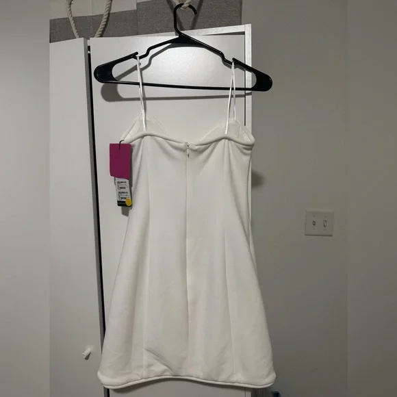 NEW WITH TAGS Bridal - Elliatt Janelle Strapless Mini Dress In White - Picture 8 of 9